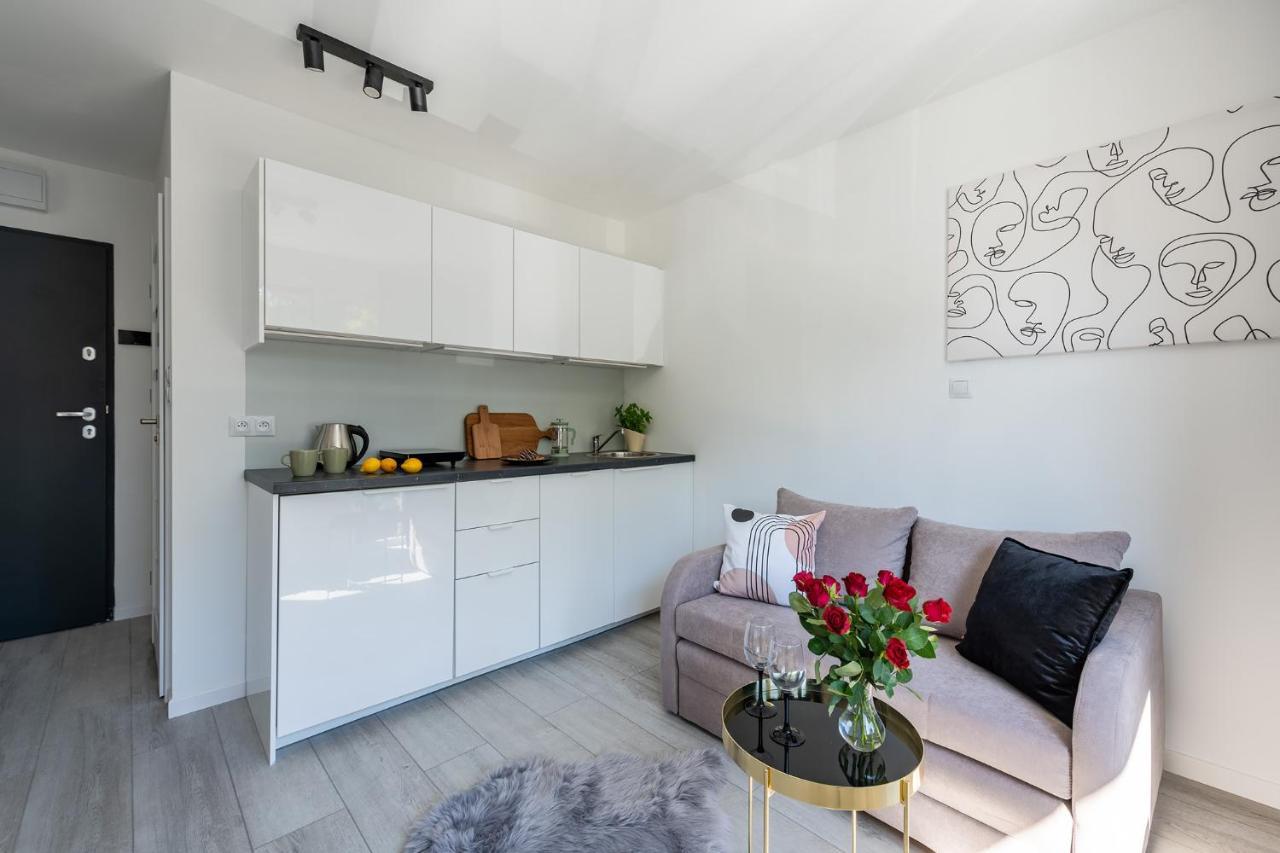 Batorego 220 - 450M Stacja Metra Pola Mokotowskie, 800M Biblioteka Narodowa - 20M Piekny Park Pola Mokotowskie - 800M Do Sgh - Wifi - Smart Tv - Good Apartments วอร์ซอ ภายนอก รูปภาพ